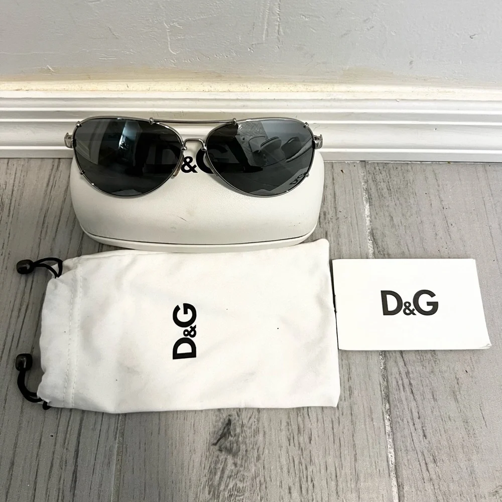 D&G Aviator Mirrored Sunglasses - Picture 4 of 9